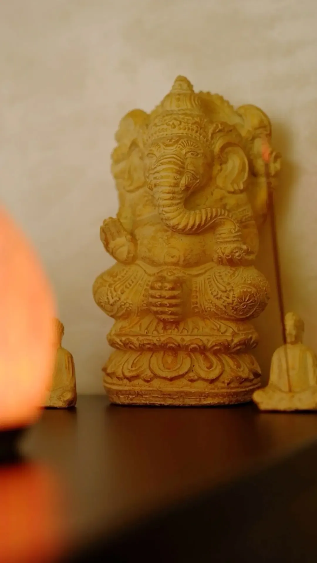 Atmosféra klidu a rituálu v salonu